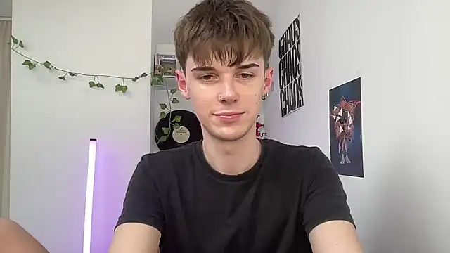 Snapshot of YourMilkyGuy chatting on May 2026 01:07:01 PM YourMilkyGuy online show from May 2026 01:07:01 PM