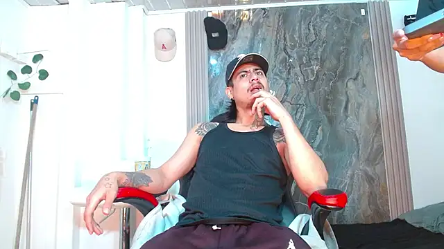 Snapshot of Damian-and-Camerum chatting on May 2026 03:23:02 AM Damian-and-Camerum online show from May 2026 03:23:02 AM