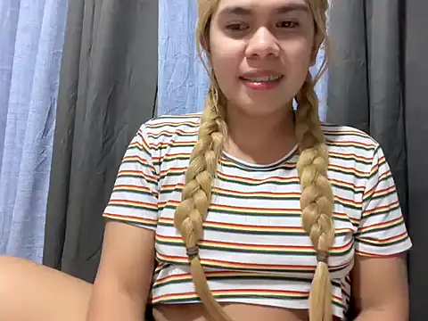 Snapshot of Mooree_naba chatting on July 2026 01:04:02 PM Mooree naba online show from July 2026 01:04:02 PM