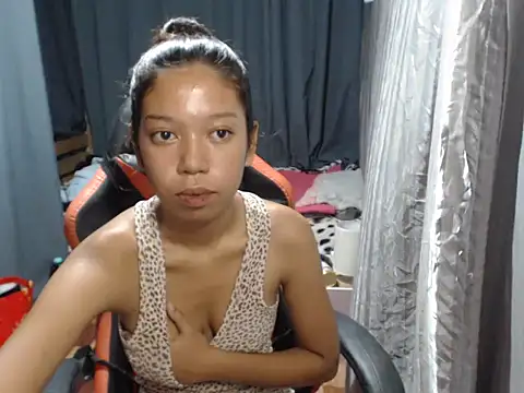 urgirlyflor online show from February 2026 05:11:02 AM