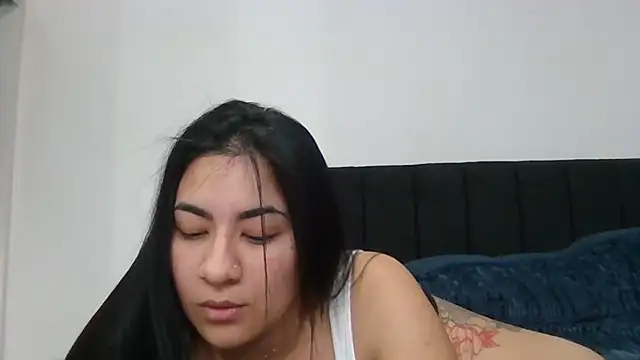 Agusgold22 online show from May 2026 01:51:02 PM