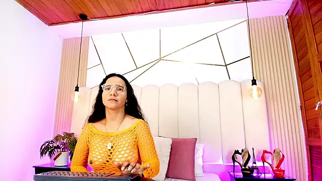 Sol Midelton online show from March 2026 03:05:02 PM