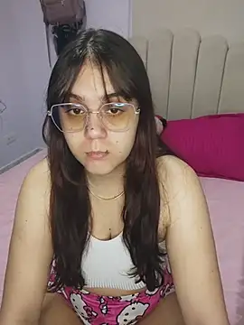 Snapshot of its_lauu_ chatting on February 2026 03:44:02 AM its lauu online show from February 2026 03:44:02 AM