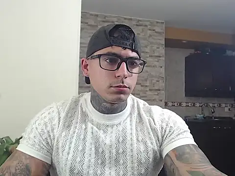 maxstrom111 online show from February 2026 07:50:02 PM