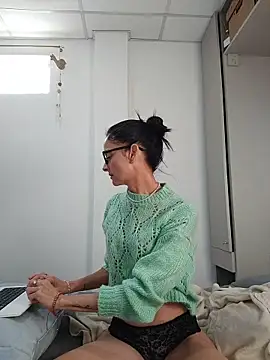 SophiaRemington online show from May 2026 12:35:02 PM
