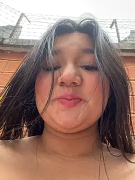 luna bradley  online show from June 2026 01:21:01 PM