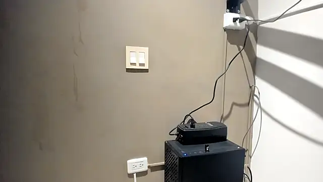 SophieSerrat online show from March 2026 06:05:02 AM