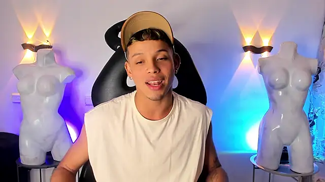 Snapshot of Gael_zambrano chatting on February 2026 11:47:01 PM Gael zambrano online show from February 2026 11:47:01 PM