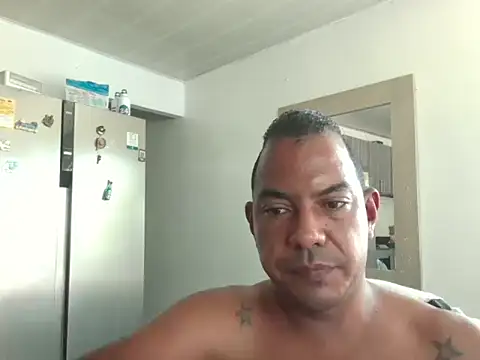Snapshot of Quillero18 chatting on July 2026 03:21:02 PM Quillero18 online show from July 2026 03:21:02 PM
