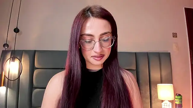 AndraCyruss online show from February 2026 11:48:01 PM