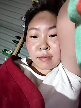 Yiyoongg online show from February 2026 11:06:01 PM