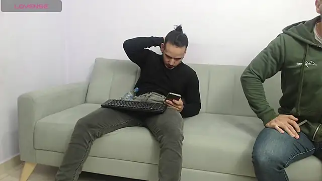 jhustin marcius online show from December 2025 02:24:02 PM