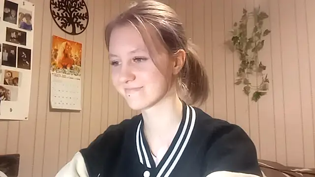 Snapshot of RunawayBr1de chatting on March 2026 03:19:02 PM RunawayBr1de online show from March 2026 03:19:02 PM