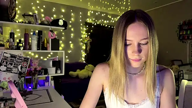 Snapshot of amily_sunray chatting on February 2026 03:43:01 PM amily sunray online show from February 2026 03:43:01 PM