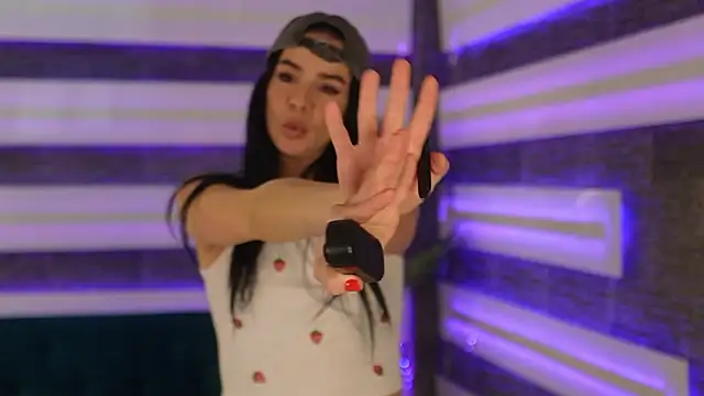 Snapshot of SkyMusee_ chatting on February 2026 01:22:02 PM SkyMusee online show from February 2026 01:22:02 PM