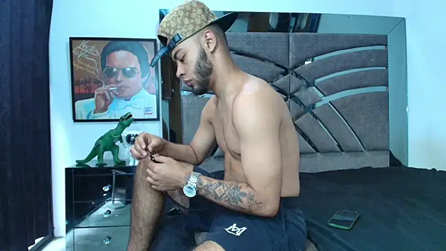 Xanderstone00 online show from June 2026 06:14:01 PM