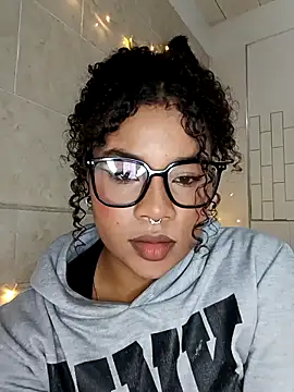 Snapshot of BrianaSweetxxx chatting on April 2026 04:06:02 AM BrianaSweetxxx online show from April 2026 04:06:02 AM