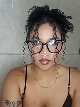 Snapshot of BrianaSweetxxx chatting on April 2026 03:51:01 AM BrianaSweetxxx online show from April 2026 03:51:01 AM