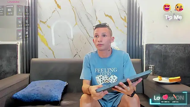 Isaak 26 online show from March 2026 02:39:02 AM