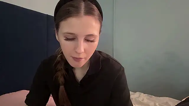 Snapshot of LinaWills chatting on February 2026 09:35:02 AM LinaWills online show from February 2026 09:35:02 AM