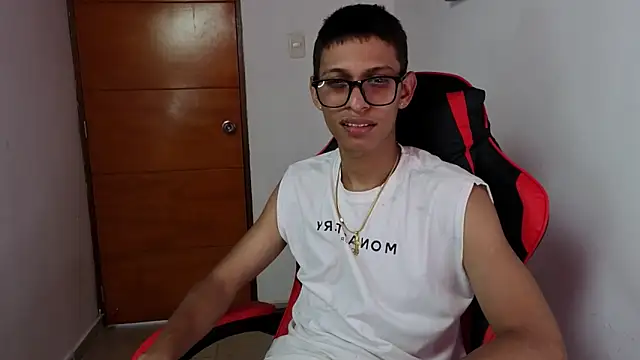 Niklausxxx online show from February 2026 06:42:01 PM