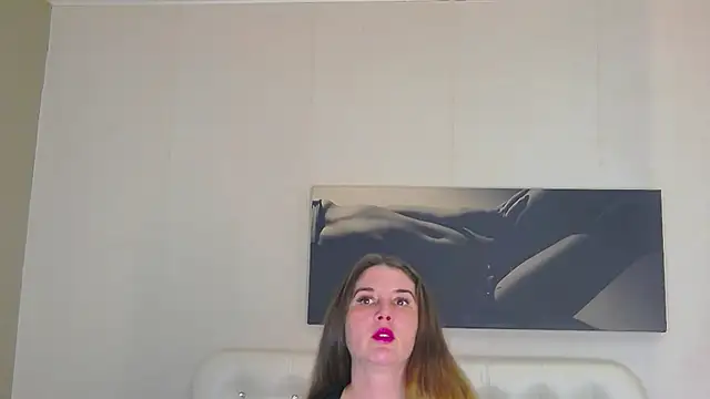 Snapshot of AzeliaHart chatting on February 2026 05:33:02 AM AzeliaHart online show from February 2026 05:33:02 AM