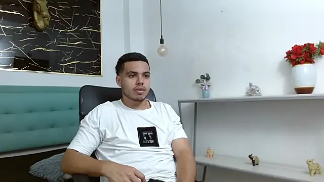 Snapshot of Trevor_Ash chatting on February 2026 03:12:01 AM Trevor Ash online show from February 2026 03:12:01 AM