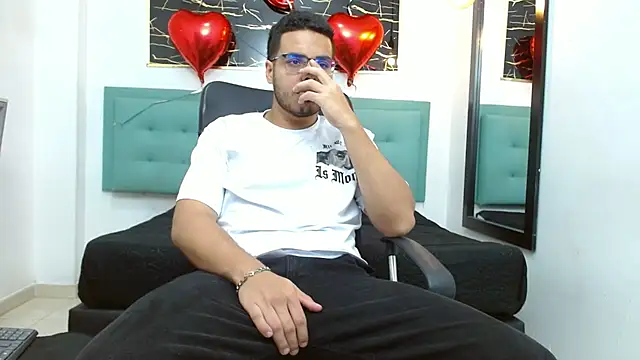 Snapshot of Trevor_Ash chatting on February 2026 03:29:02 AM Trevor Ash online show from February 2026 03:29:02 AM