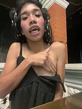 Queenoflustx online show from August 2026 05:38:01 PM