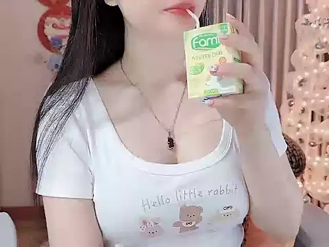 Snapshot of Agnelyn___ chatting on April 2026 02:01:01 AM Agnelyn online show from April 2026 02:01:01 AM