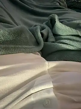 Thomascrtz online show from March 2026 07:50:01 PM