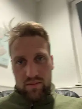 lovefuess online show from February 2026 05:51:02 PM