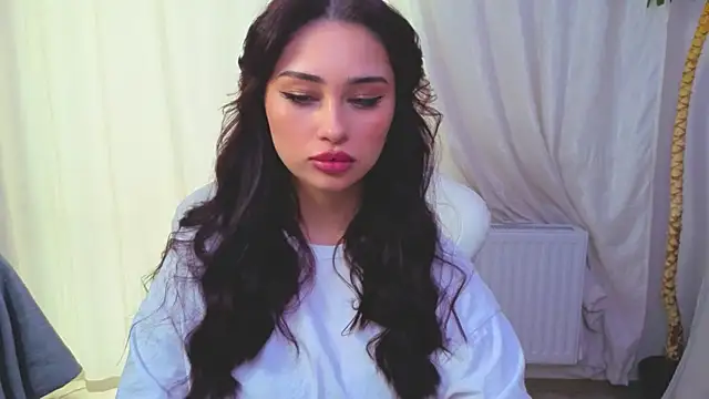 Sofia Plump online show from April 2026 12:54:02 PM