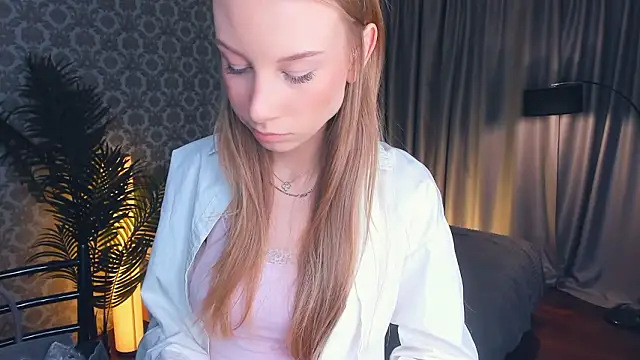 Snapshot of CarmenLipkin chatting on March 2026 02:24:01 PM CarmenLipkin online show from March 2026 02:24:01 PM