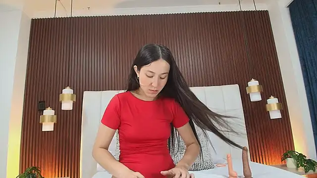 Brisa Silva online show from March 2026 12:00:01 PM