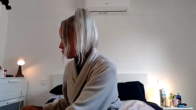 Sophie-Logan-Ink online show from April 2026 11:33:01 AM