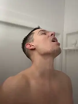 adonimus94 online show from March 2026 04:45:02 PM