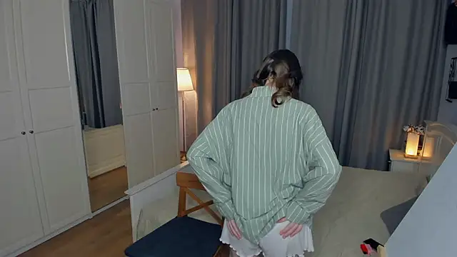 LavenderMitten online show from March 2026 05:22:01 AM