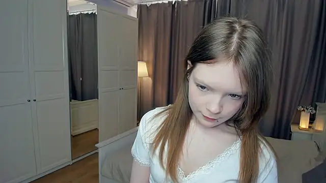 LavenderMitten online show from March 2026 10:52:01 AM