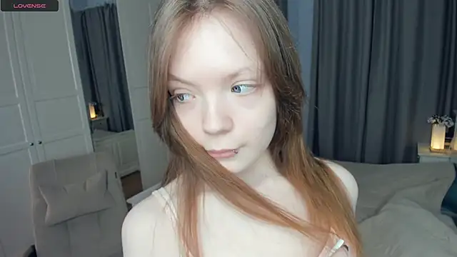 Snapshot of LavenderMitten chatting on April 2026 06:16:01 AM LavenderMitten online show from April 2026 06:16:01 AM