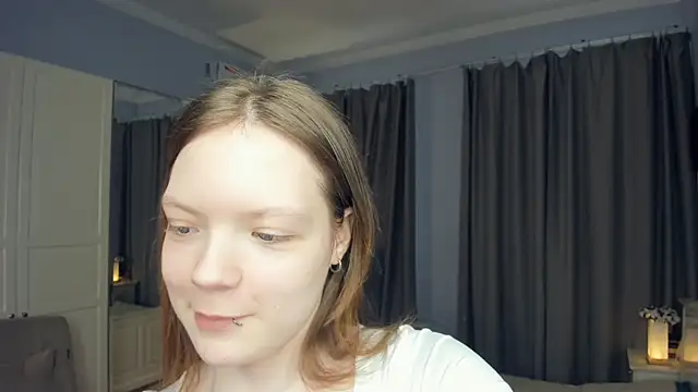 Snapshot of LavenderMitten chatting on April 2026 05:41:02 AM LavenderMitten online show from April 2026 05:41:02 AM