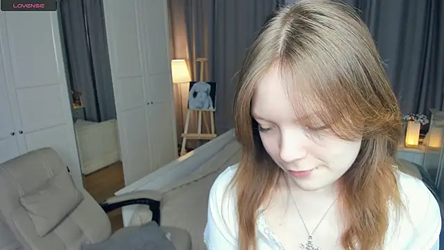 Snapshot of LavenderMitten chatting on April 2026 05:36:02 AM LavenderMitten online show from April 2026 05:36:02 AM