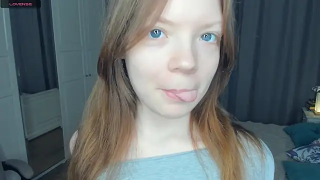 Snapshot of LavenderMitten chatting on May 2026 05:36:02 AM LavenderMitten online show from May 2026 05:36:02 AM