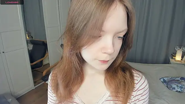 Snapshot of LavenderMitten chatting on May 2026 05:37:02 AM LavenderMitten online show from May 2026 05:37:02 AM