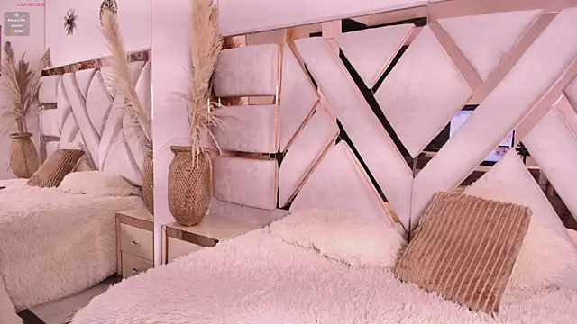 Snapshot of Evadne_Stein chatting on February 2026 09:09:02 PM Evadne Stein online show from February 2026 09:09:02 PM