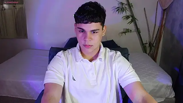 Snapshot of eithan_jonnes chatting on February 2026 11:12:01 PM eithan jonnes online show from February 2026 11:12:01 PM