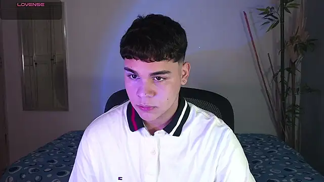 Snapshot of eithan_jonnes chatting on February 2026 07:57:02 PM eithan jonnes online show from February 2026 07:57:02 PM