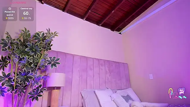 Snapshot of Ashley_Beaomunt chatting on March 2026 12:23:01 PM Ashley Beaomunt online show from March 2026 12:23:01 PM