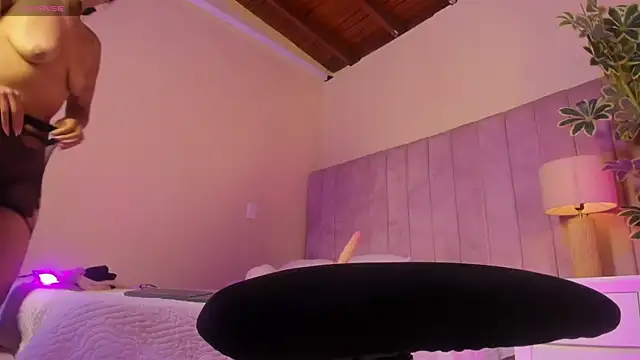 Snapshot of Ashley_Beaomunt chatting on April 2026 11:11:02 AM Ashley Beaomunt online show from April 2026 11:11:02 AM