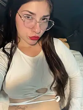 Luna33- online show from April 2026 05:39:02 PM